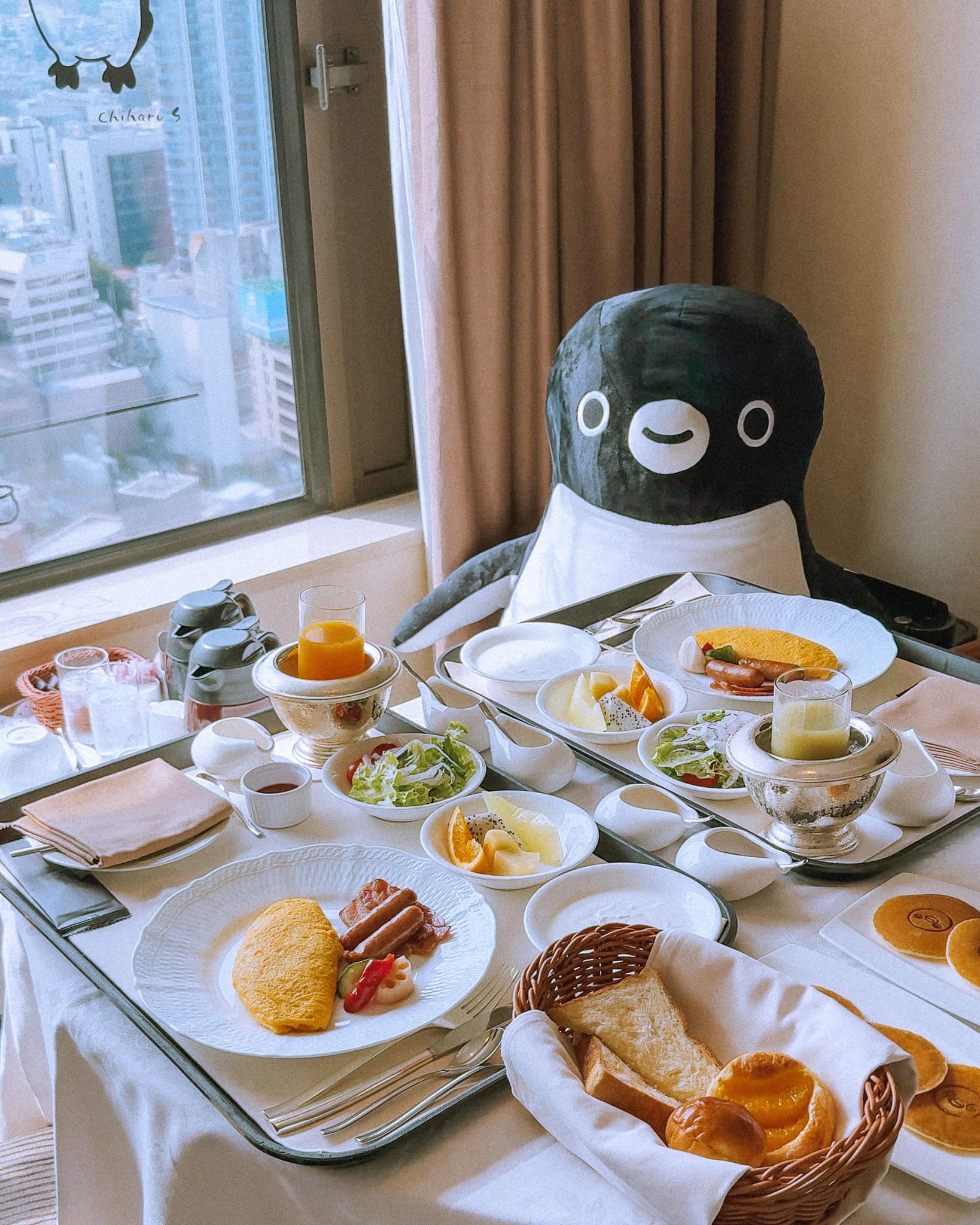 Suica Penguin In-Room Penguin-themed breakfast.