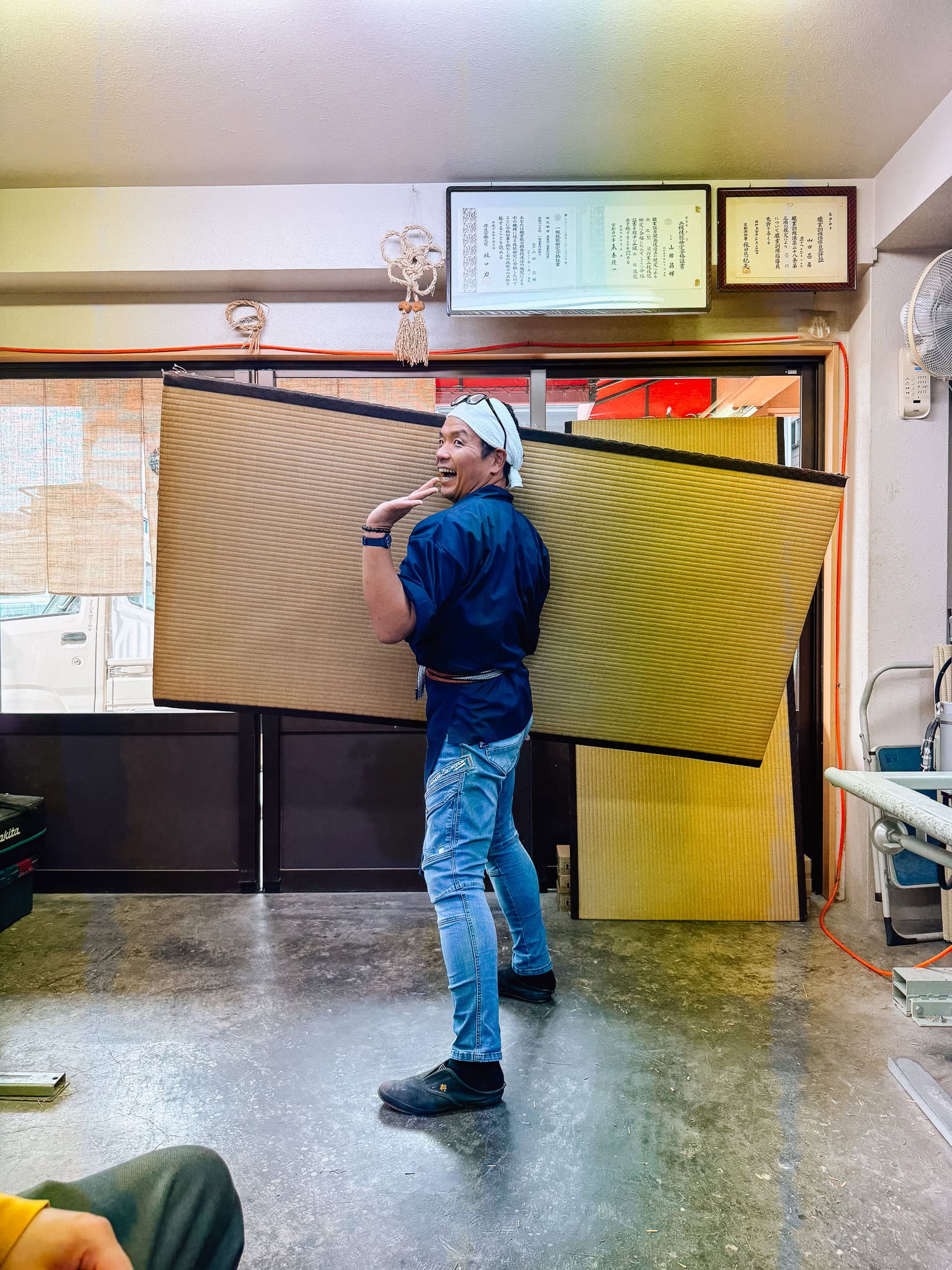 Tatami mat is pretty heavy - tatami making workshop.