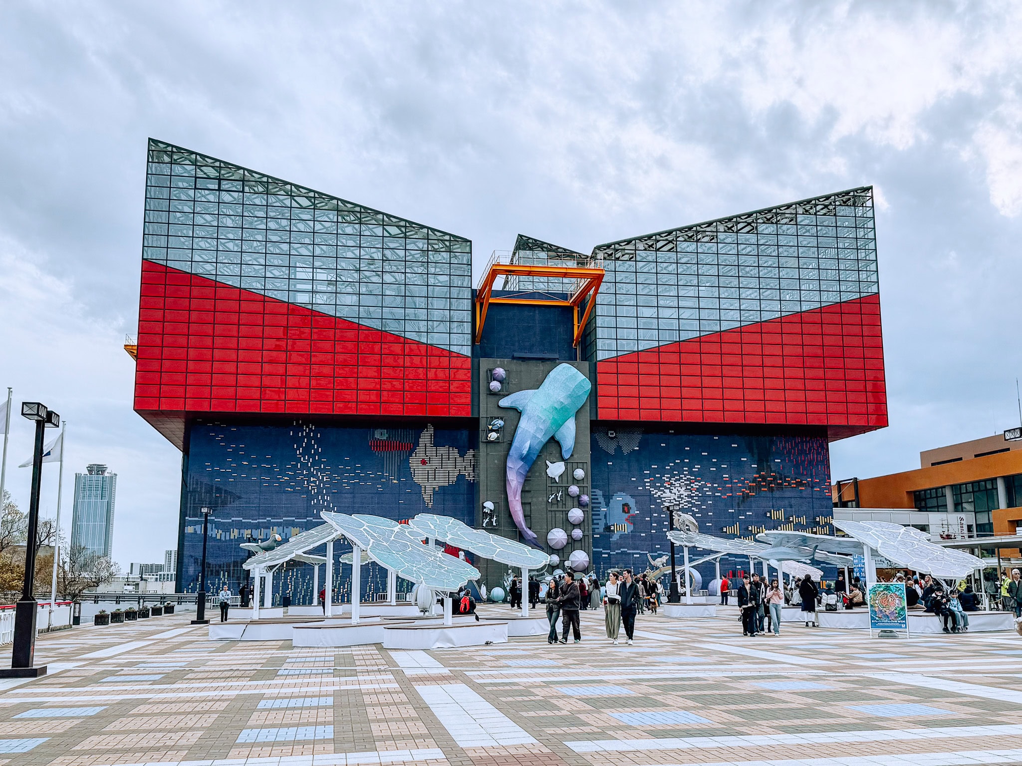 Osaka Aquarium Kaiyukan exterior.